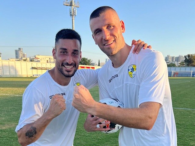 הכובשים ליבנה. אקסברד וגונן